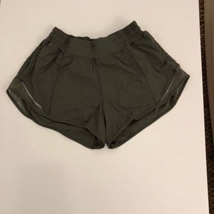 Lululemon Hotty Hot Short Size 4